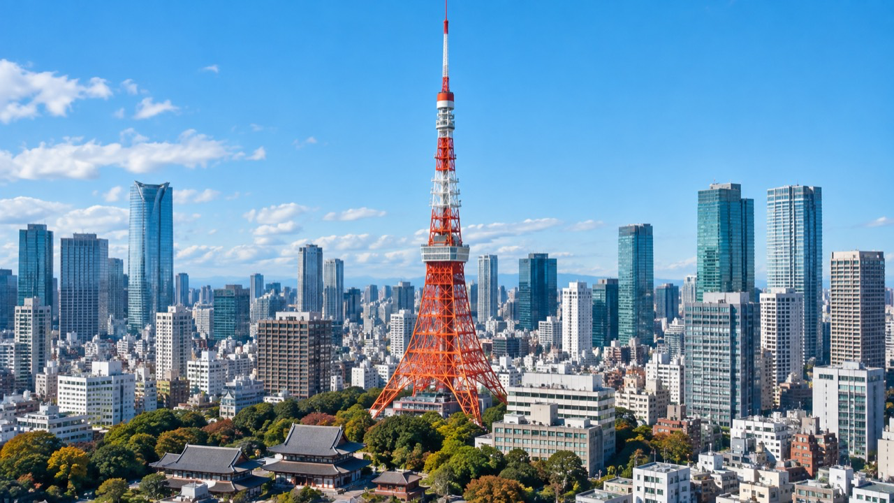 東京タワーと東京都心の昼景のイメージ