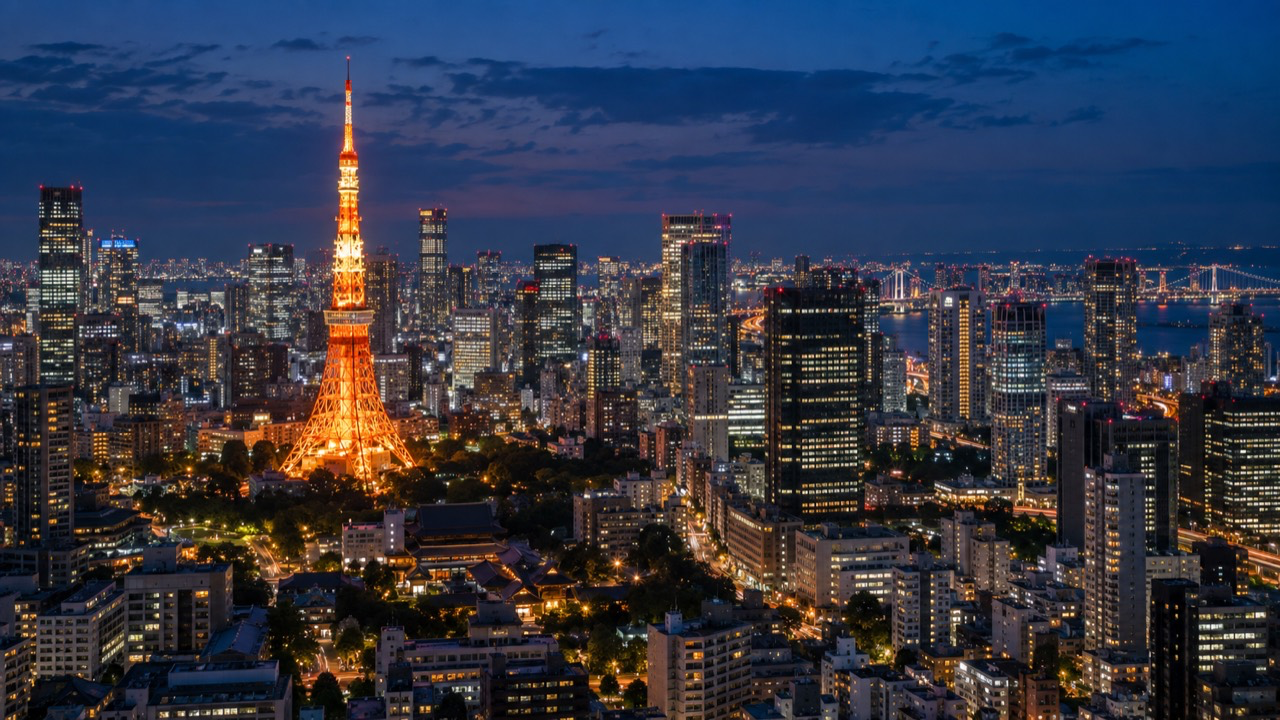 東京タワーと東京都心の夜景のイメージ