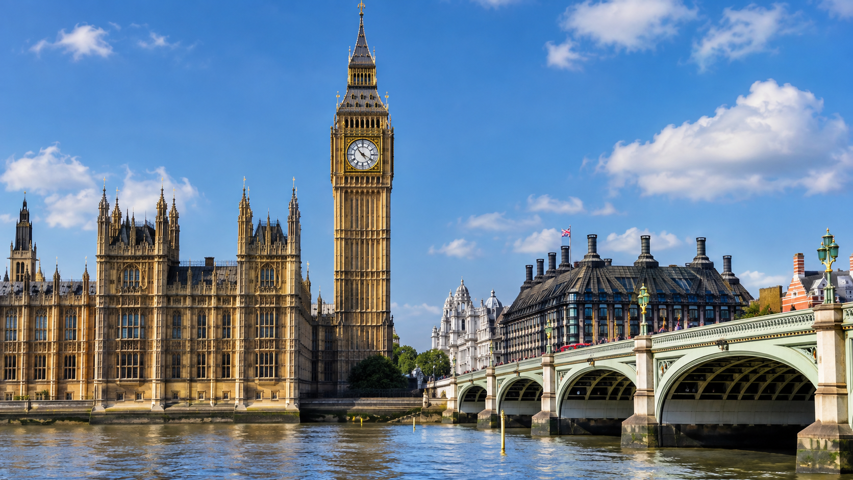 英国議会議事堂とテムズ川のイメージ