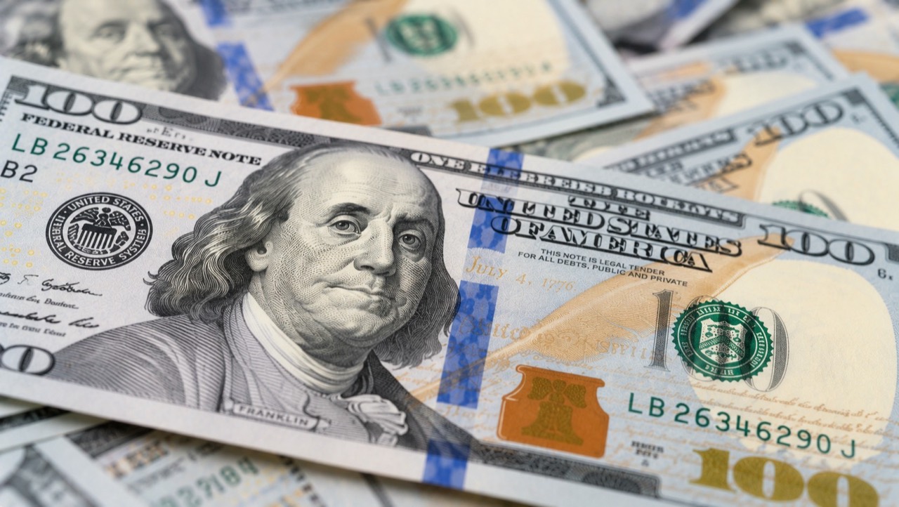 米ドル紙幣を題材にしたイメージ。現物の鑑定資料ではない